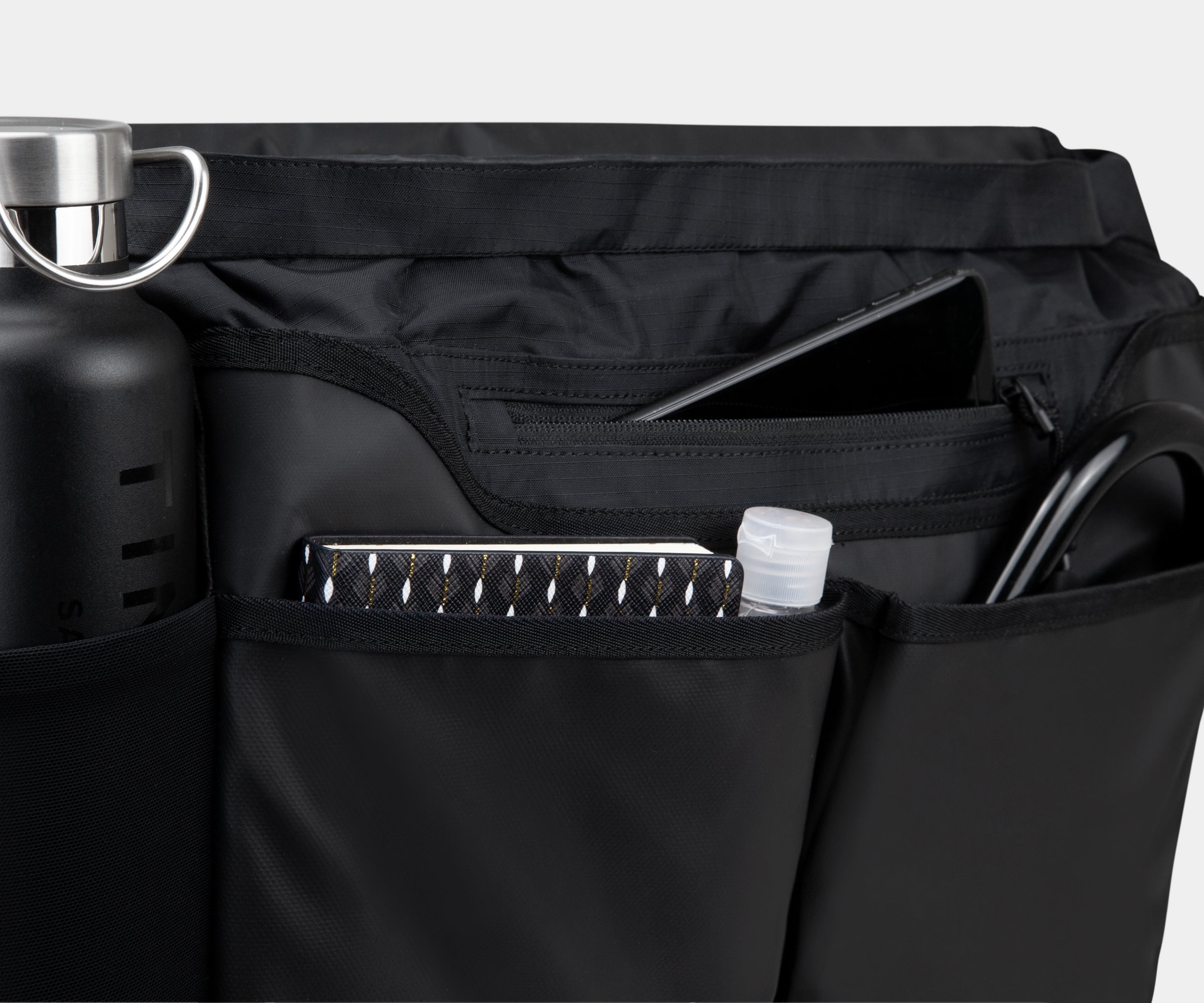 Especial Stash Messenger Bag - Image 16